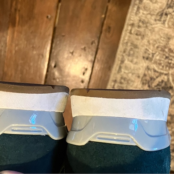 New Balance 696v1 - Picture 8 of 11